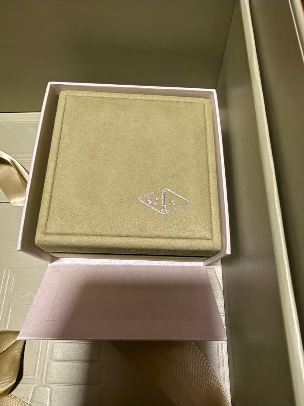 Authentic original new VCA necklace velvet box with outer box
